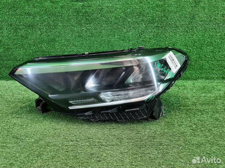 Фара левая Volkswagen Polo