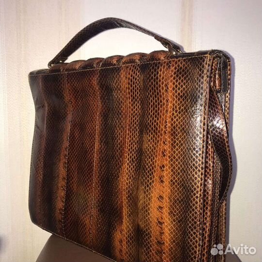 Сумка из змеиной кожи