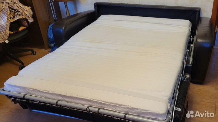 Диван-кровать Икеа кожаный б/у