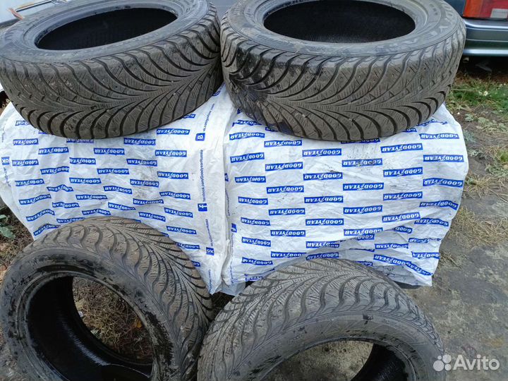 Goodyear UltraGrip Extreme 225/60 R17