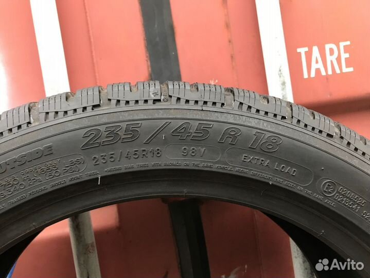 Michelin Pilot Alpin 4 235/45 R18 98V