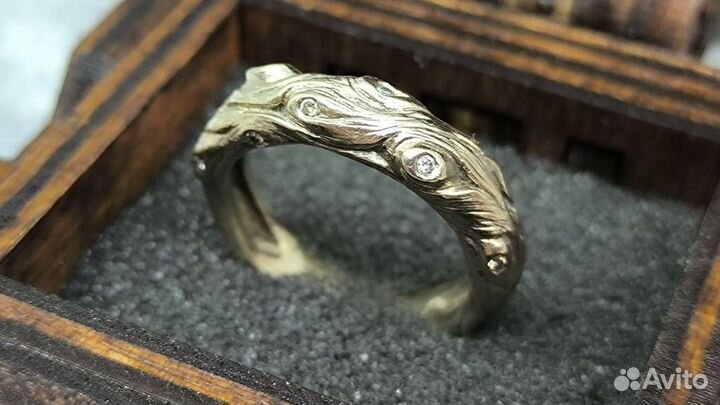 Кольцо из белого золота с бриллиантами 585 пробы м