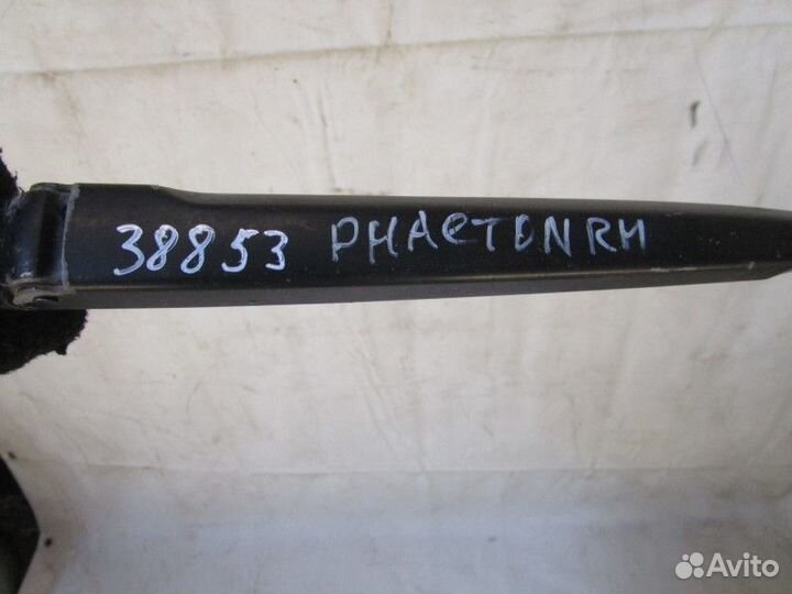 Поводок стеклоочистителя передний правый VW Phaeto