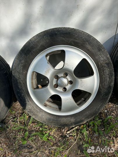 Колеса летние на литых дисках 205/60 R16