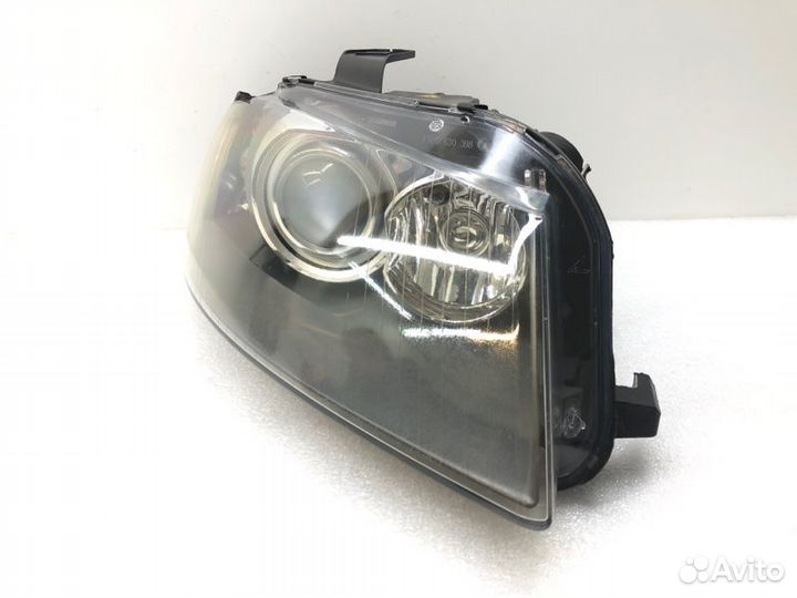 Фара передняя правая Audi A3 8P 2007