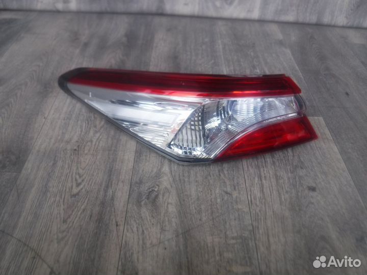 Фонарь левый №40 Toyota Camry 70 2020