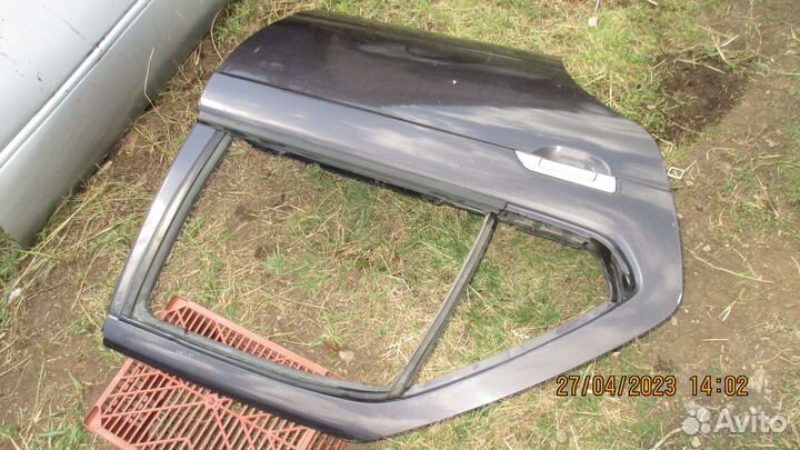 Дверь задняя правая Nissan Bluebird U14