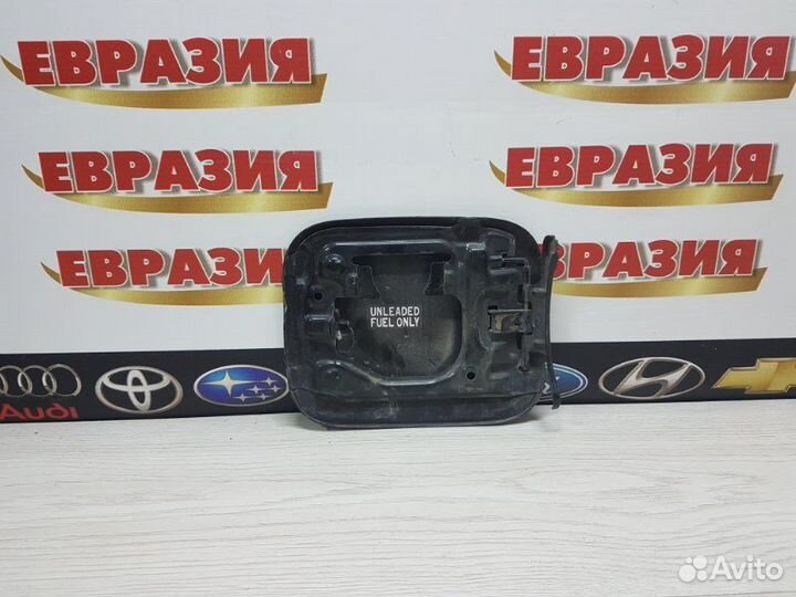 Лючок топливного бака Toyota Avensis ZZT251 1ZZ-FE