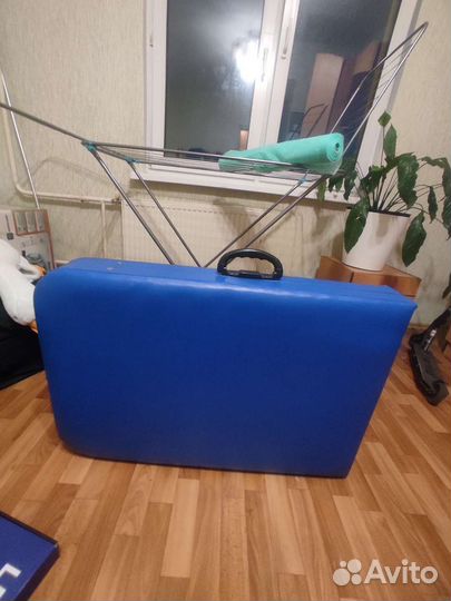 Массажная кушетка