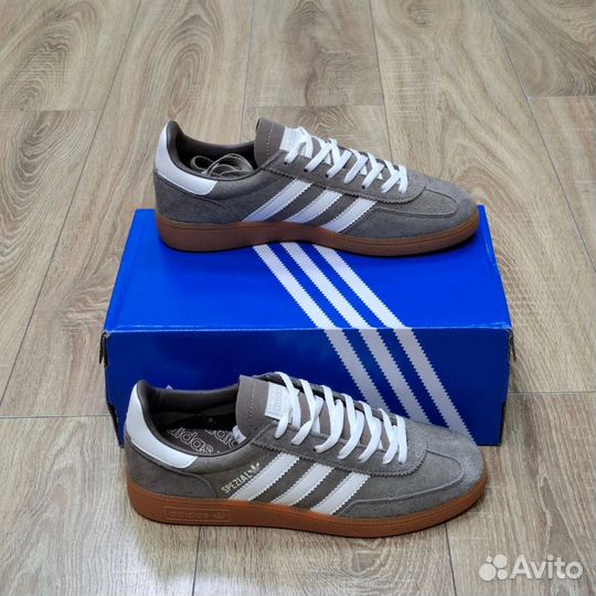 Кроссовки adidas spezial