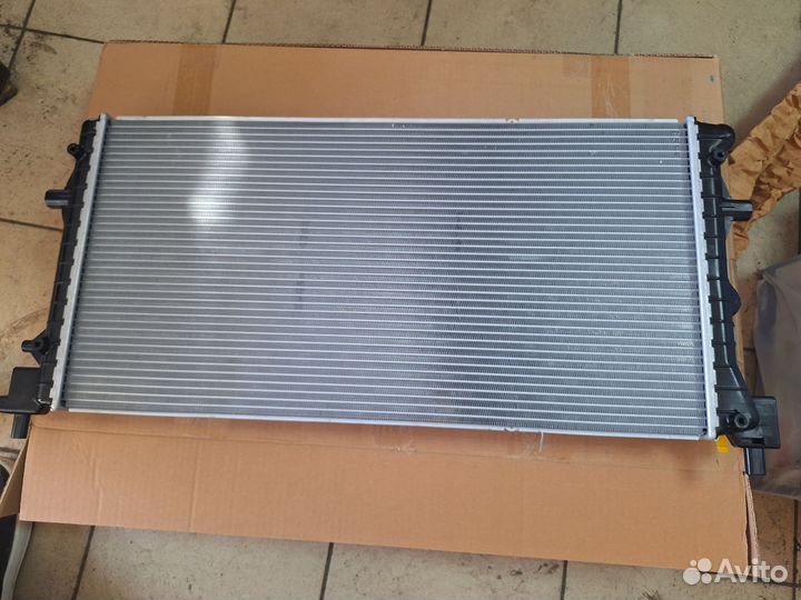 Радиатор охлаждения на Volkswagen polo Skoda