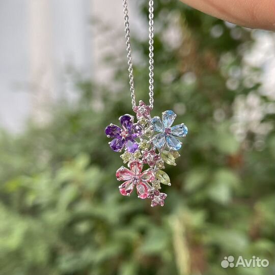 Золотая подвеска Gemtique с драгоценными камнями