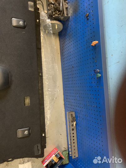 Задняя полка на subaru legacy