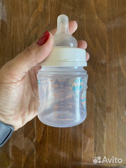 Бутылочка, ложка для кормления