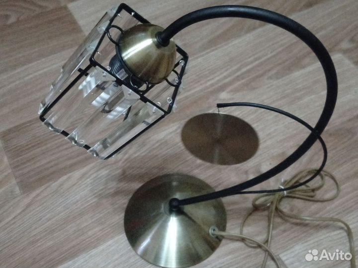 Лампа настольная новая