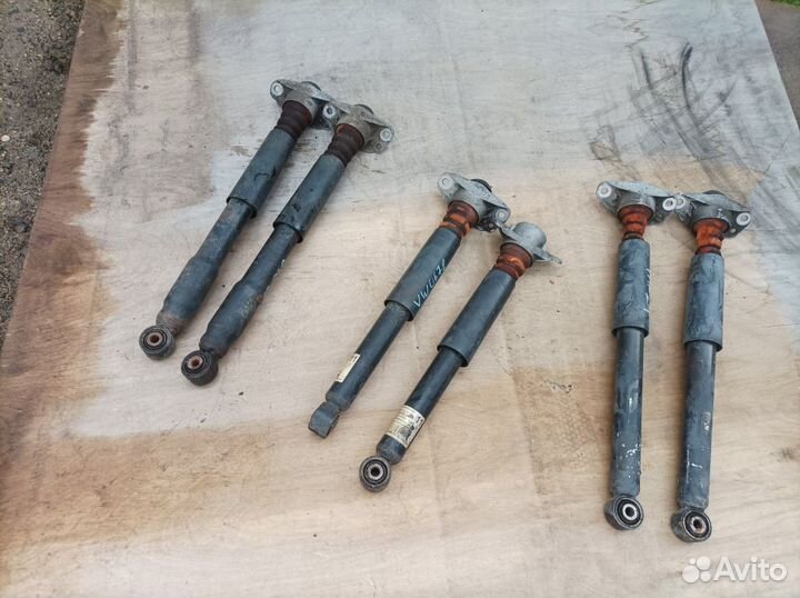 Амортизаторы задние VW Passat B6 B7 CC в сборе