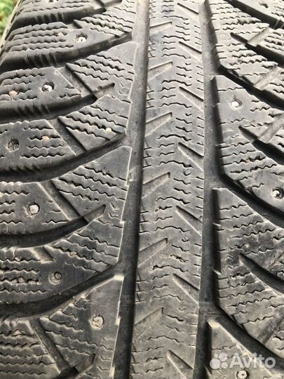 Bridgestone Ice Cruiser 7000 215/60 R16 92T