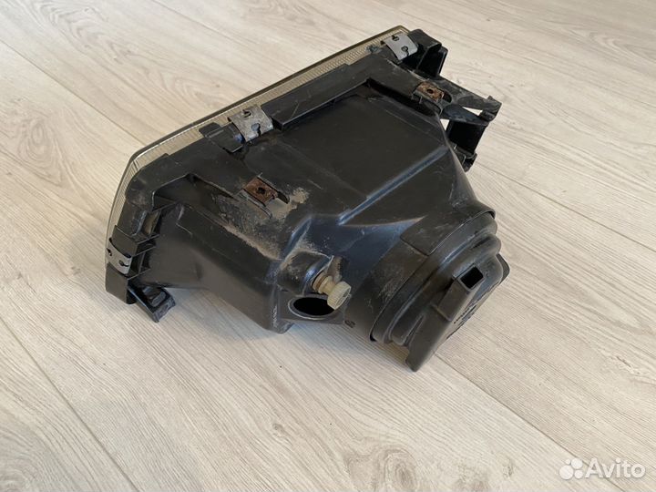 Фара для Audi A100 C3 правая