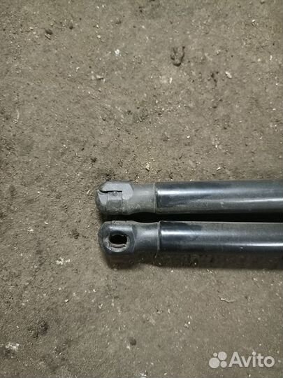 Газ лифт капота toyota camry v50