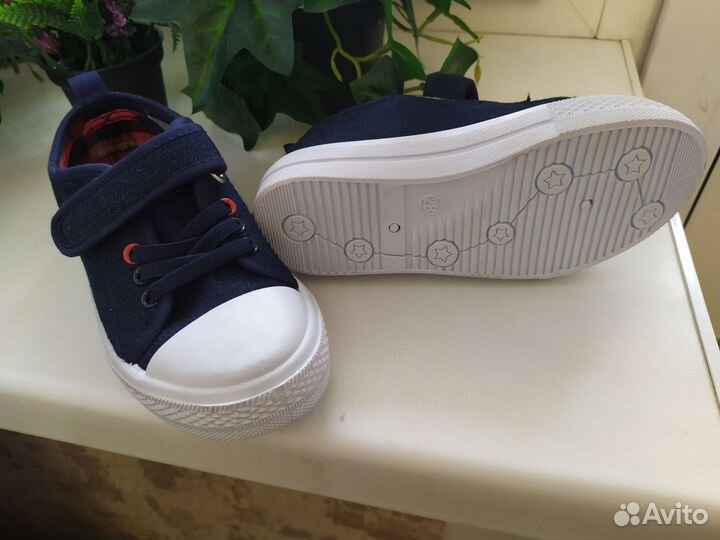Кроссовки кеды