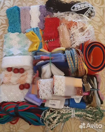 Набор лент и кружев для рукоделия