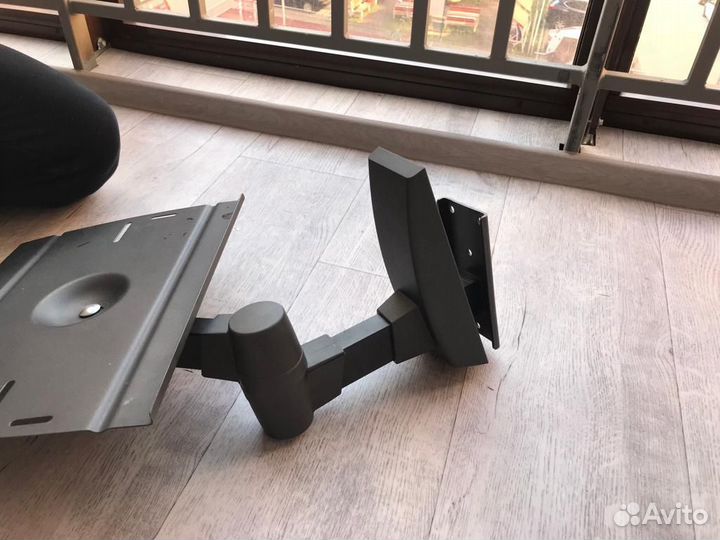 Кронштейн для телевизора поворотный