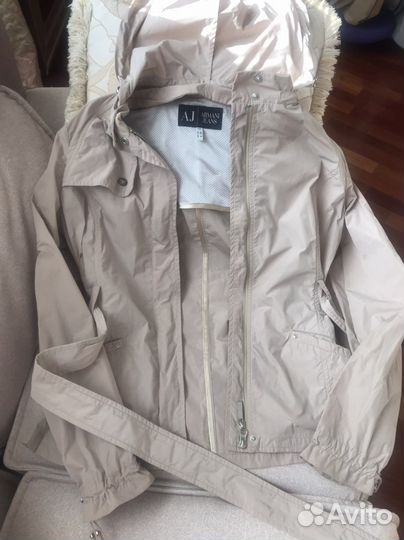 Ветровка женская