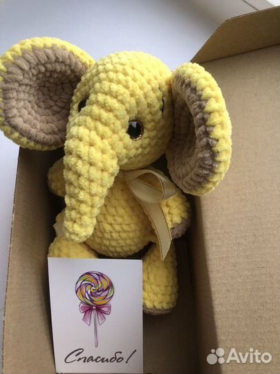 Вязаная игрушка Слоник