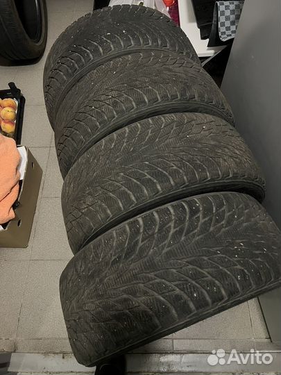 Nokian Tyres Hakkapeliitta R2 235/45 R18