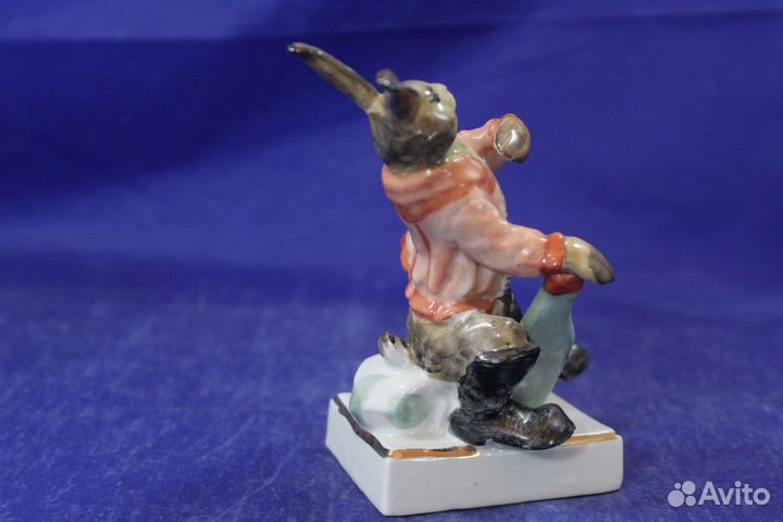 Заяц-хвастун серия На злобу дня статуэтка фарфор