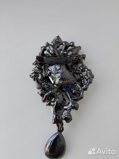 Броши для театрала