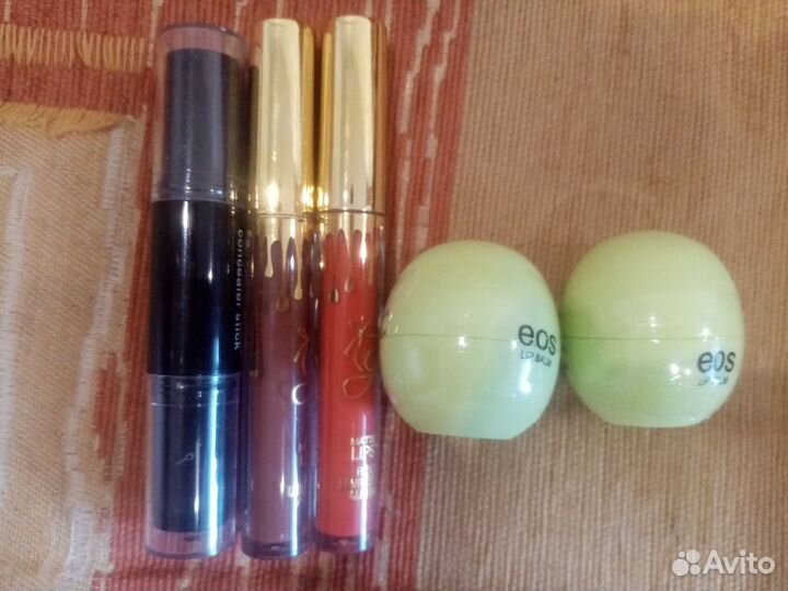 Помада, блеск для губ, подводка для губ