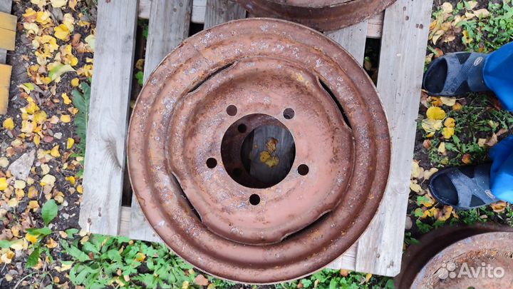 Диск колеса на трактор