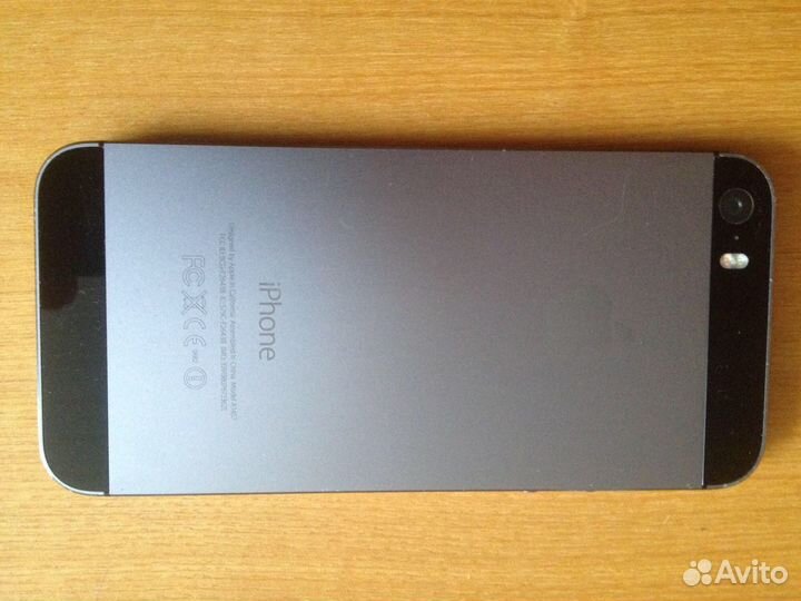 Телефон iPhone 5s