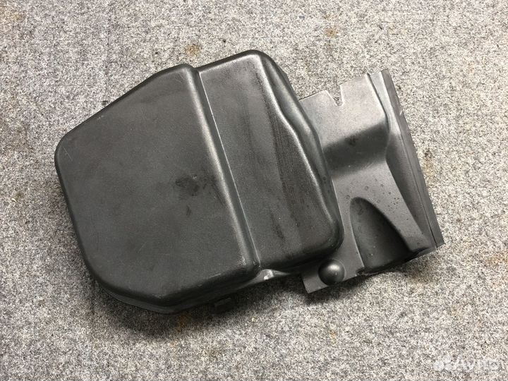 Щиток левый бмв