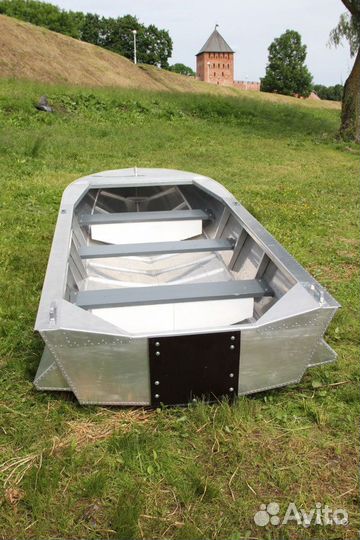 Алюминиевая лодка Мста-Н 3.5 м., новая, с булями