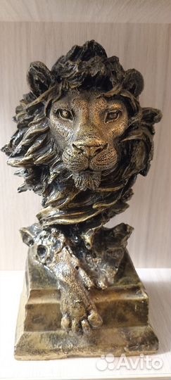 Статуэтка из гипса лев