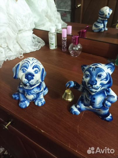 Статуэтки фарфоровые собаки