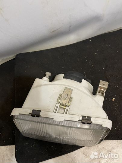 Фара передняя левая Ford Sierra 1