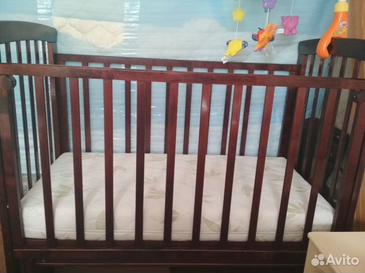 Продам детскую кроватку