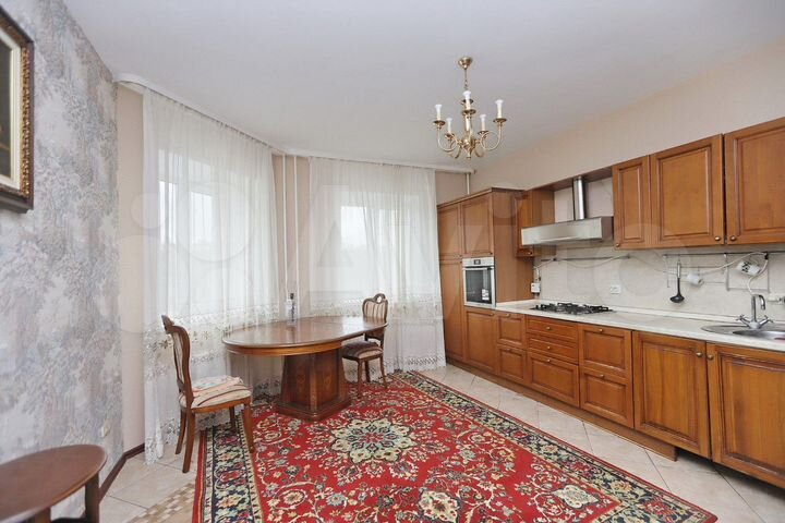 2-к. квартира, 83 м², 4/5 эт.