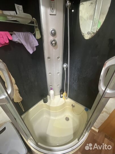 Душевая кабина 80х80 угловая