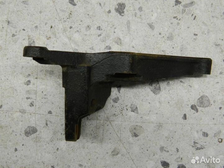 Кронштейн двигателя правый Toyota Avensis T250 200