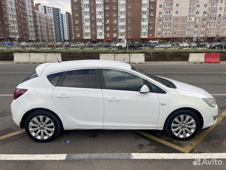 Opel Astra 1.6 МТ, 2011, 178 000 км