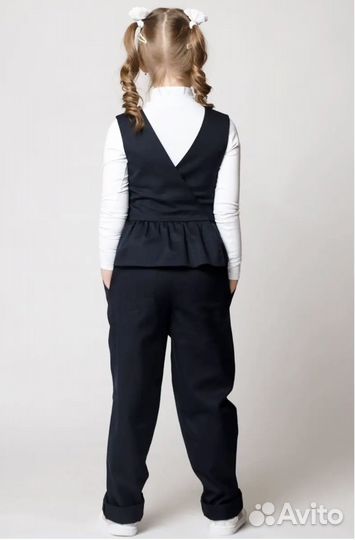 Школьный брючный костюм для девочки 134 см