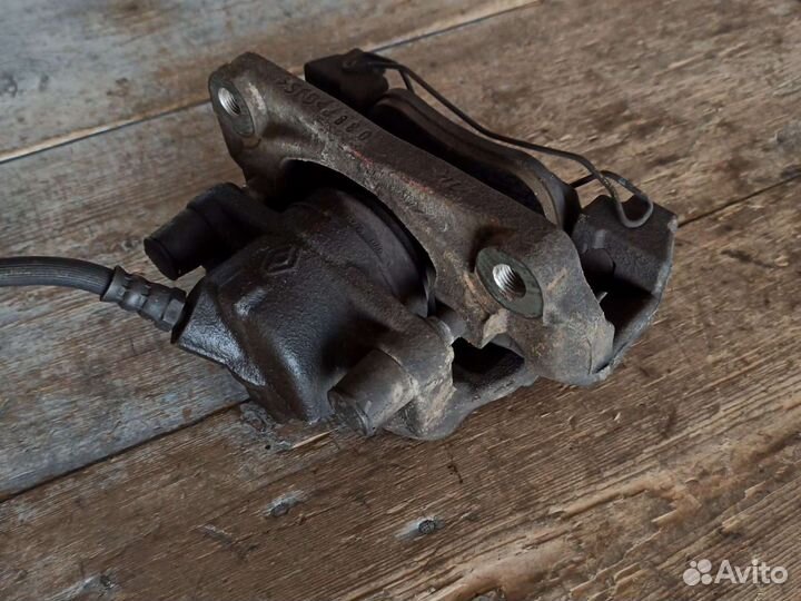 Суппорт передний рено дастер