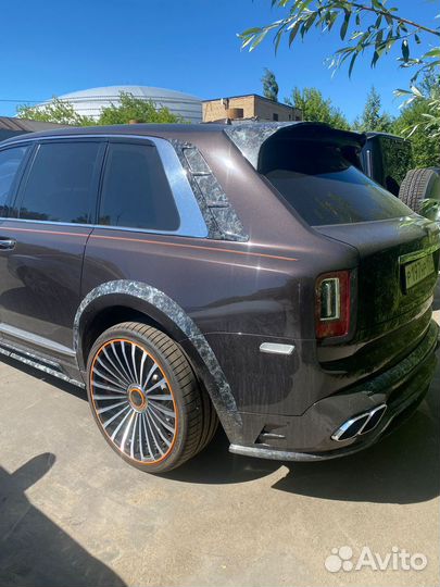 Обвес Rolls Royce Cullinan Mansory