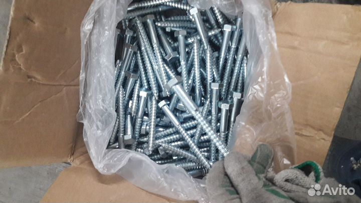Болты,шурупы,саморезы (новые)