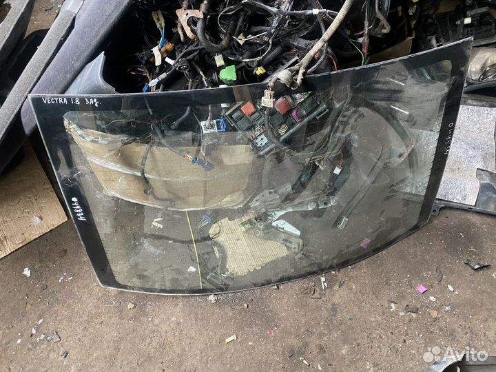 Стекло заднее Opel Vectra B 1995-1999