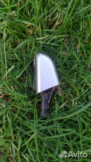 Форсунка омывателя фары Nissan X-Trail